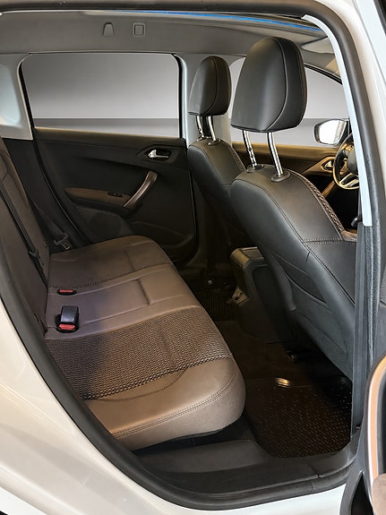 Peugeot 2008 15 of 30