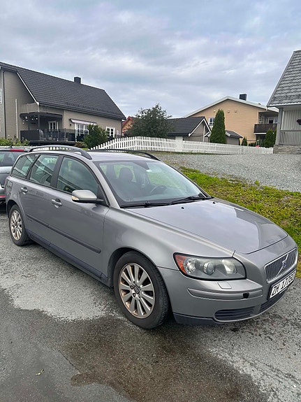 Volvo V50 3 of 10