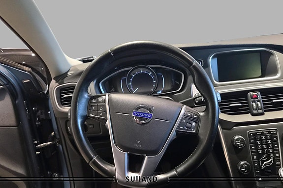 Volvo V40 11 of 17