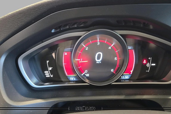 Volvo V40 12 of 17