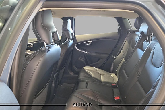 Volvo V40 15 of 17