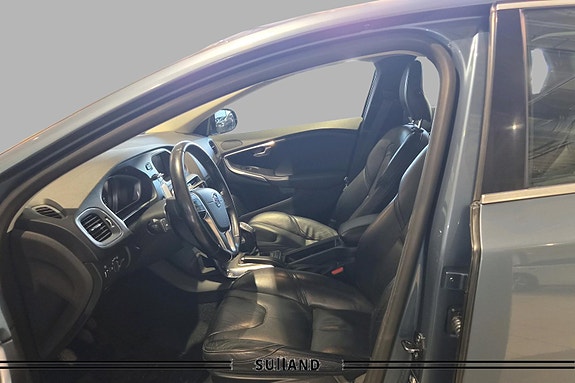Volvo V40 10 of 17