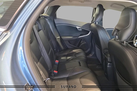 Volvo V40 16 of 17