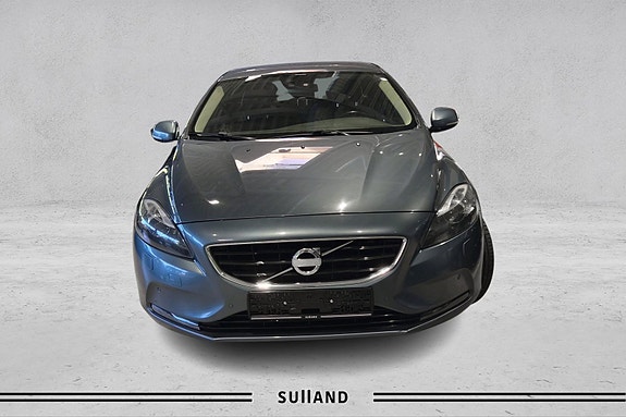 Volvo V40 8 of 17