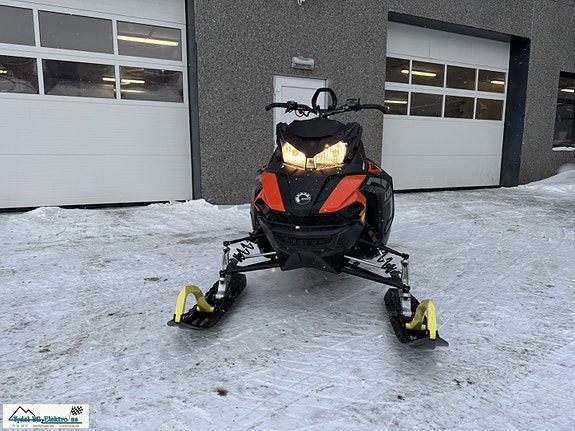 Lynx Xterrain STD 3700 600R E-tec 3 of 6
