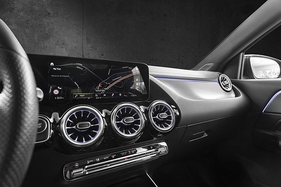 Mercedes-Benz EQA350 16 of 28