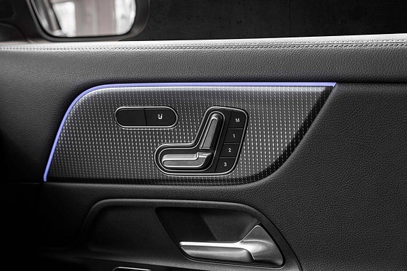 Mercedes-Benz EQA350 23 of 28