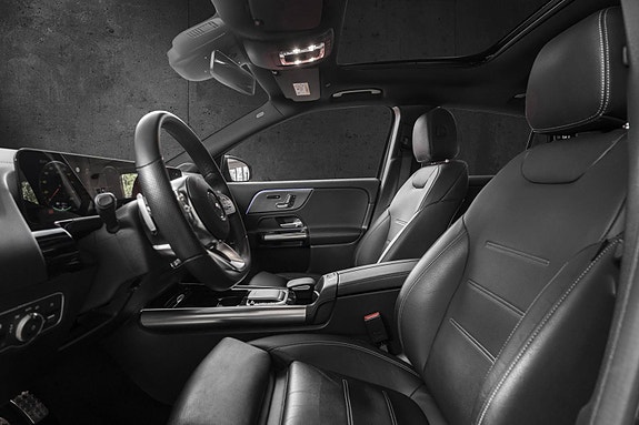 Mercedes-Benz EQA350 10 of 28