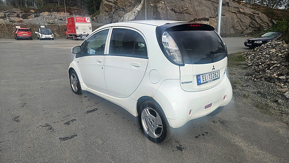 Mitsubishi i-Miev 4 of 8