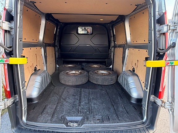 Ford Transit Custom 3 of 6