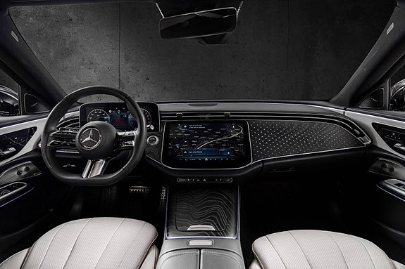 Mercedes-Benz E300 de 14 of 30