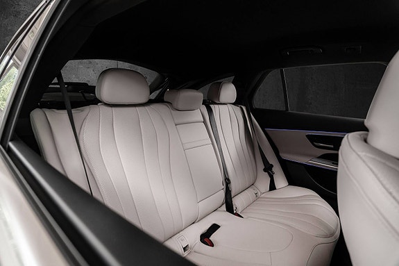 Mercedes-Benz E300 de 30 of 30