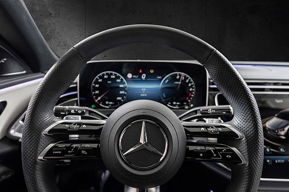 Mercedes-Benz E300 de 15 of 30