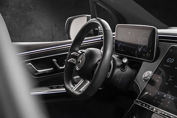 Mercedes-Benz EQE SUV 29 of 29