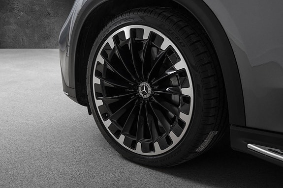 Mercedes-Benz EQE SUV 9 of 29