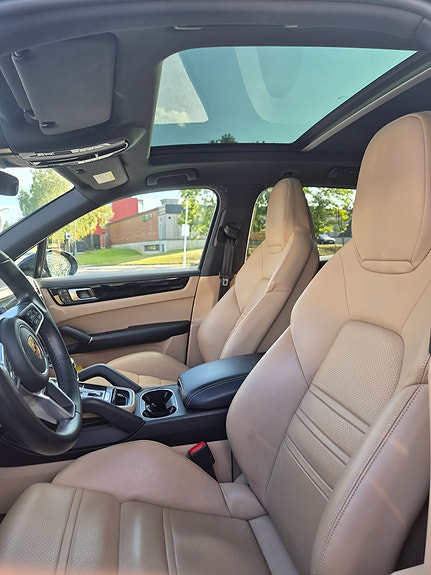 Porsche Cayenne 7 of 9