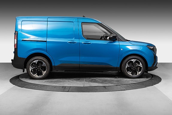 Ford E-Transit Courier 6 of 24