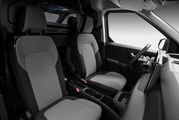 Ford E-Transit Courier 14 of 24