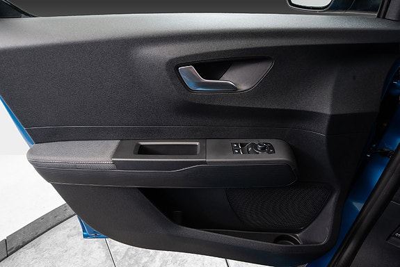 Ford E-Transit Courier 15 of 24
