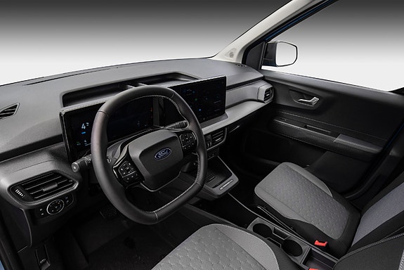 Ford E-Transit Courier 12 of 24