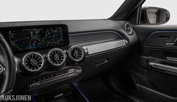 Mercedes-Benz EQB 15 of 19