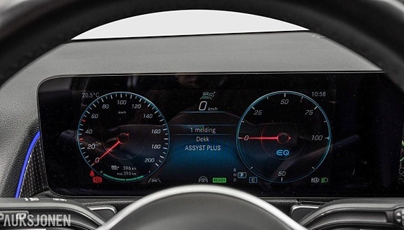Mercedes-Benz EQB 12 of 19