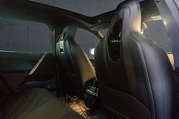 BMW iX 23 of 30