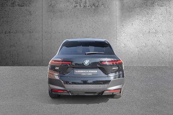 BMW iX 4 of 30