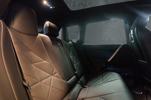 BMW iX 22 of 30