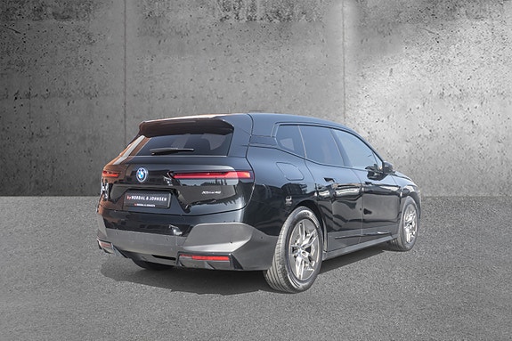 BMW iX 5 of 30