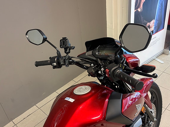 Honda CB 125F 4 of 7