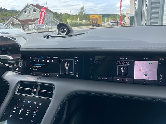 Porsche Taycan Sport Turismo 18 of 30