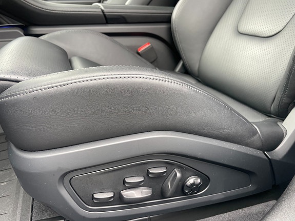 Porsche Taycan Sport Turismo 21 of 30