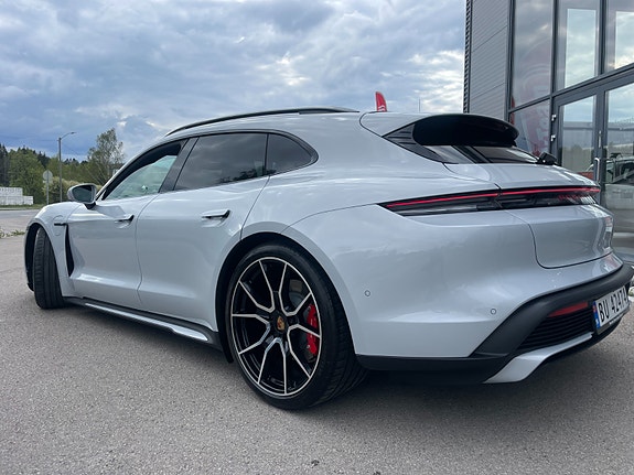 Porsche Taycan Sport Turismo 9 of 30