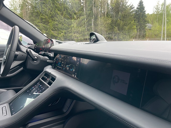 Porsche Taycan Sport Turismo 19 of 30