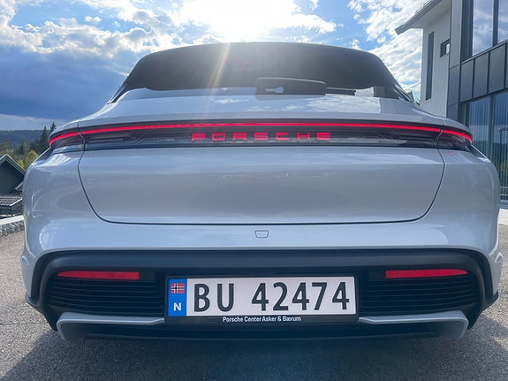 Porsche Taycan Sport Turismo 11 of 30