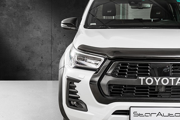 Toyota HiLux 4 of 29
