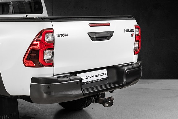 Toyota HiLux 7 of 29