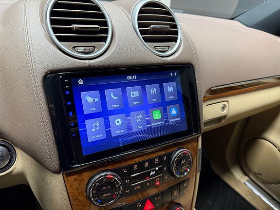 Mercedes-Benz GL350 17 of 29
