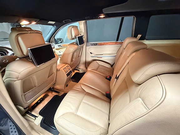 Mercedes-Benz GL350 24 of 29