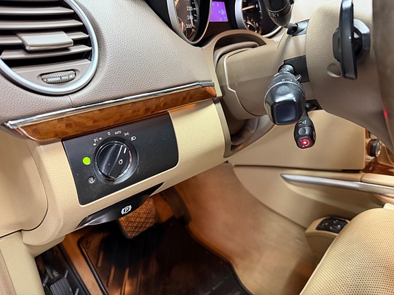 Mercedes-Benz GL350 10 of 29