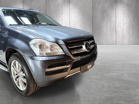 Mercedes-Benz GL350 2 of 29