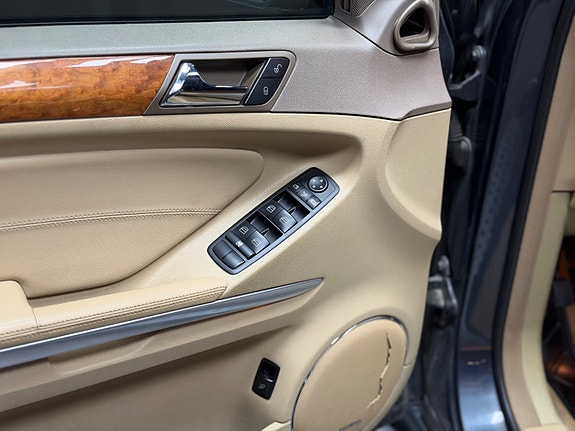 Mercedes-Benz GL350 9 of 29
