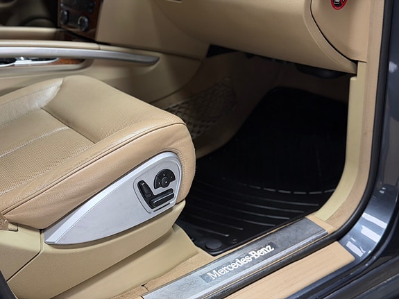 Mercedes-Benz GL350 12 of 29