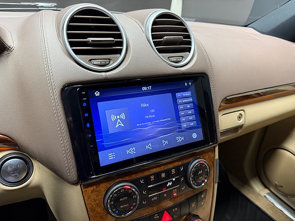 Mercedes-Benz GL350 18 of 29