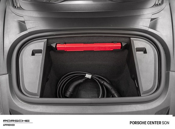 Porsche Taycan Cross Turismo 29 of 30