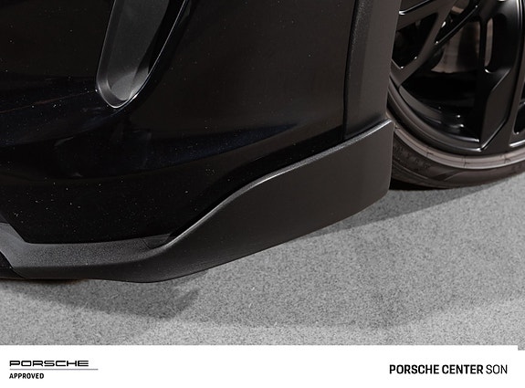 Porsche Taycan Cross Turismo 12 of 30