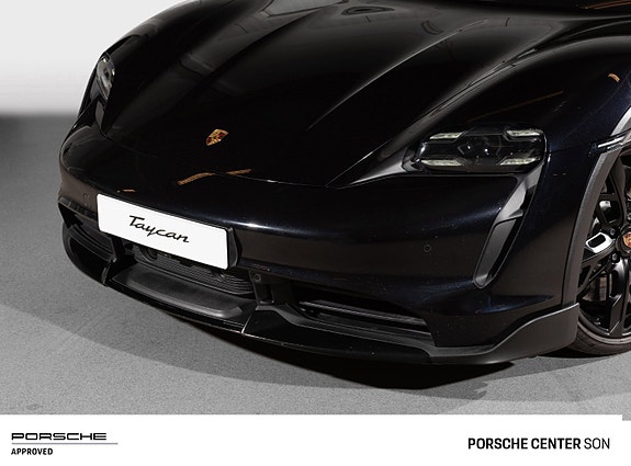 Porsche Taycan Cross Turismo 10 of 30