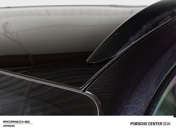 Porsche Taycan Cross Turismo 15 of 30