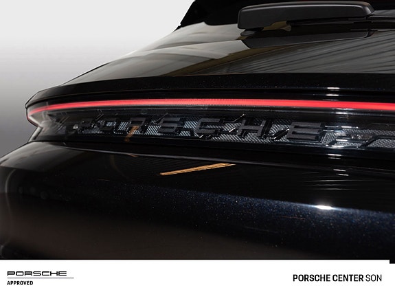 Porsche Taycan Cross Turismo 23 of 30